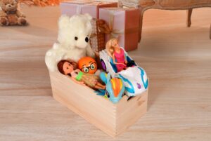 Drewniana skrzynka na zabawki 45x25x22
