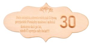 Drewniany dekor urodzinowy z grawerem