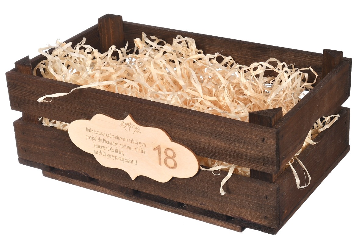 Brązowa drewniana skrzynka z grawerem prezent na urodziny