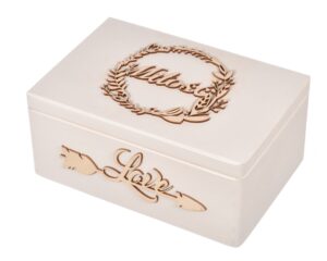 Białe pudełko drewniane z dekorami ślub wesele