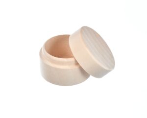 Drewniane okrągłe pudełko na obrączki ślubne