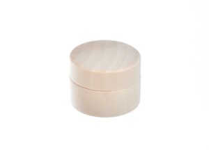 Drewniane okrągłe pudełko na obrączki ślubne