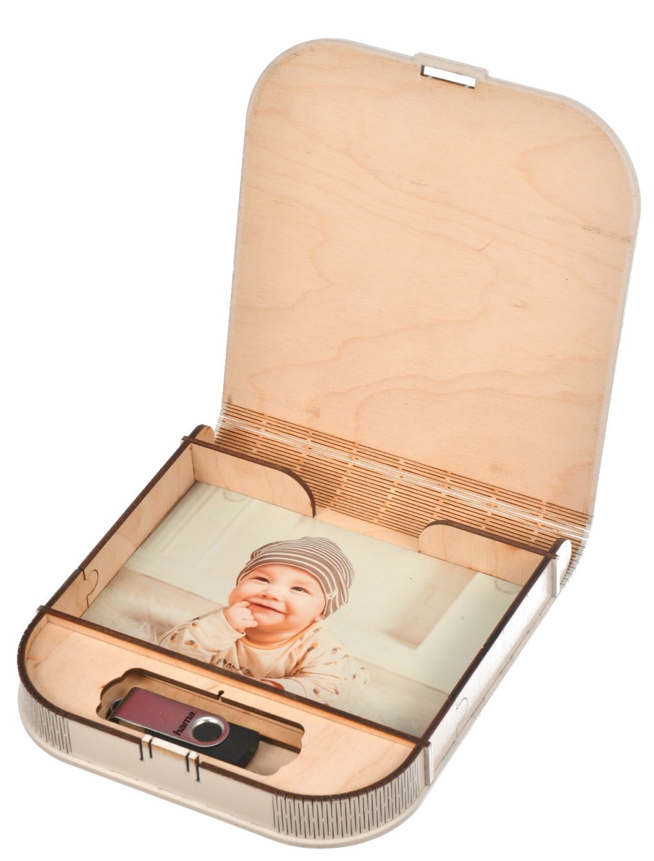 Pudełko wspomnień dla dziecka na zdjęcia i pendrive