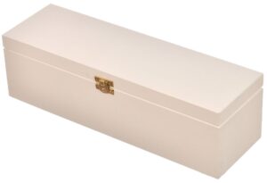 Skrzynka drewniana z klapą z metalowym zapięciem malowana na biało na butelkę wina