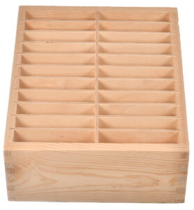 Skrzynka z przegrodami na 22 telefony komórkowe – drewniany organizer na smartfony