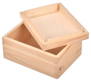 Drewniane pudełko ze zdejmowaną pokrywą – na biżuterię, pamiątki i drobiazgi